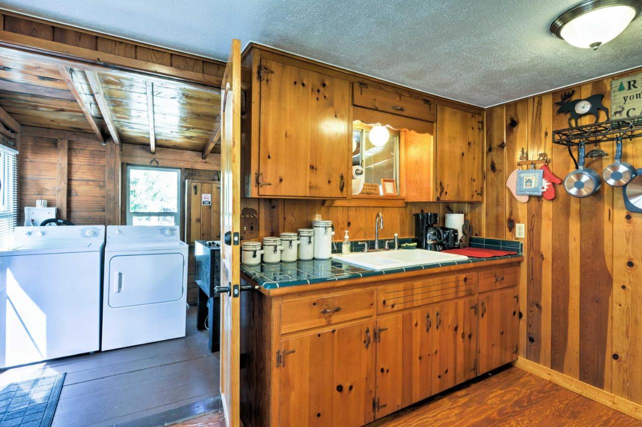 Willa Cozy Cabin with AC&Deck, 5 Mi to Downtown Prescott Zewnętrze zdjęcie