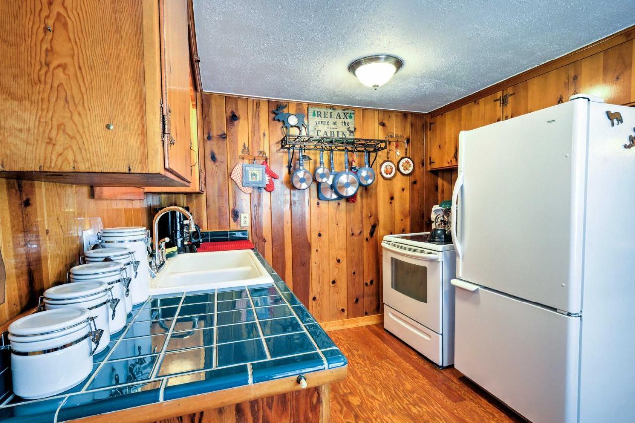 Willa Cozy Cabin with AC&Deck, 5 Mi to Downtown Prescott Zewnętrze zdjęcie